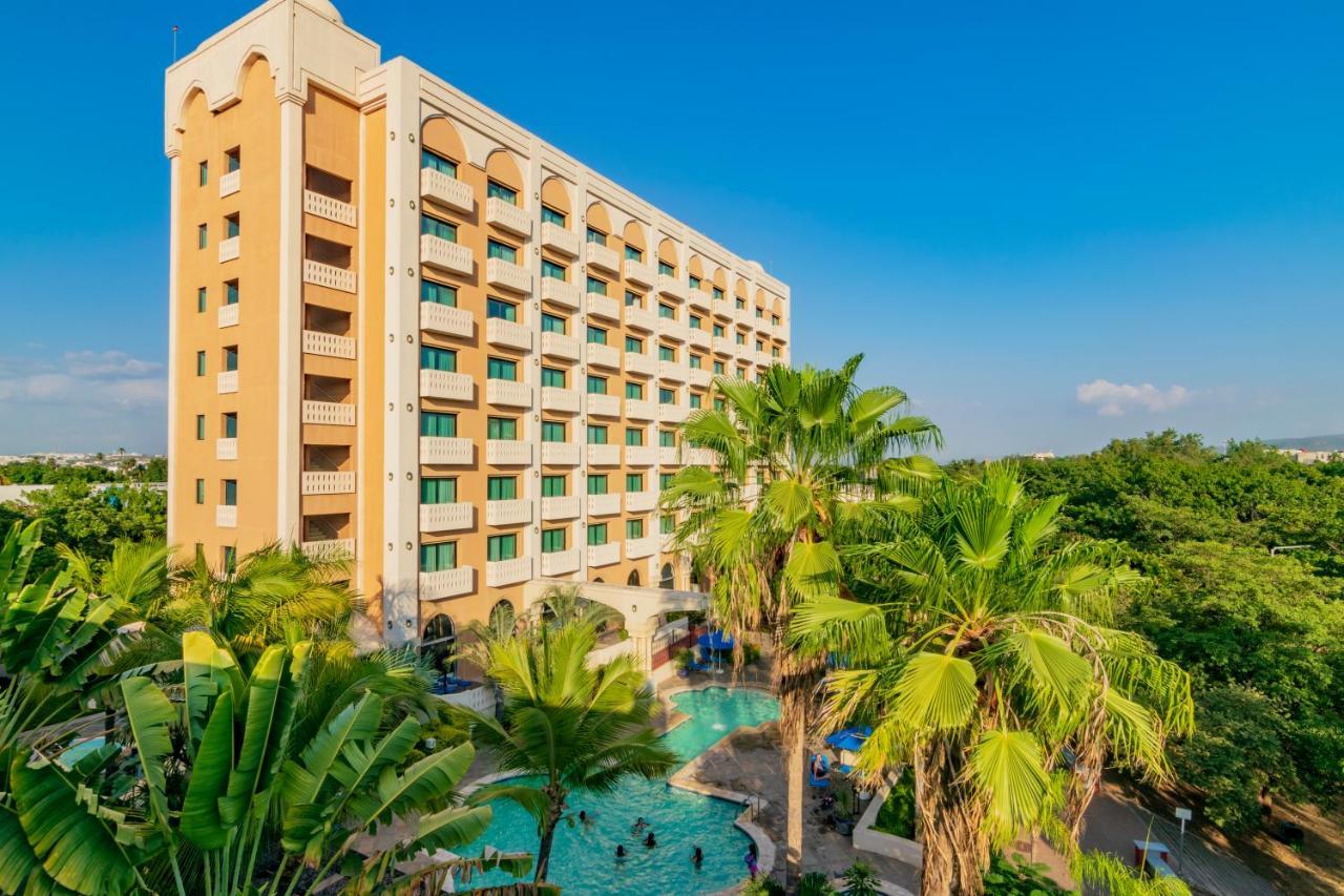 Hotel Lucerna Culiacan Bagian luar foto