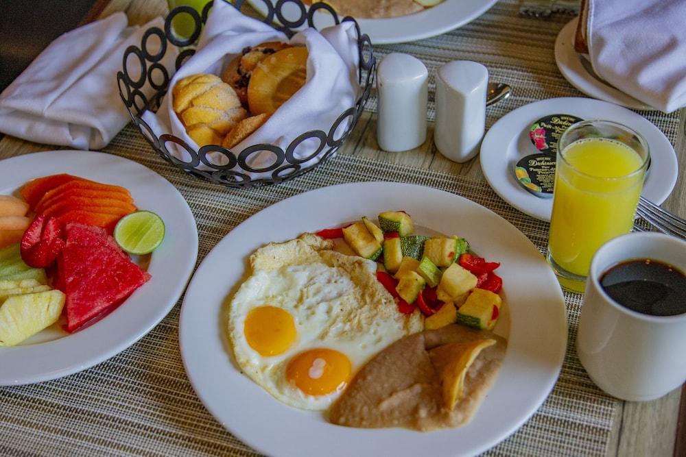 Hotel Lucerna Culiacan Bagian luar foto