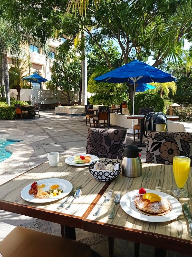 Hotel Lucerna Culiacan Bagian luar foto