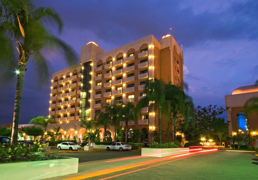 Hotel Lucerna Culiacan Bagian luar foto