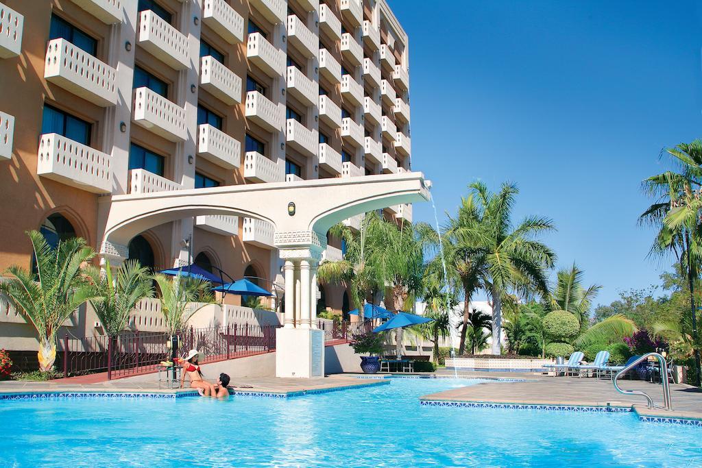 Hotel Lucerna Culiacan Bagian luar foto