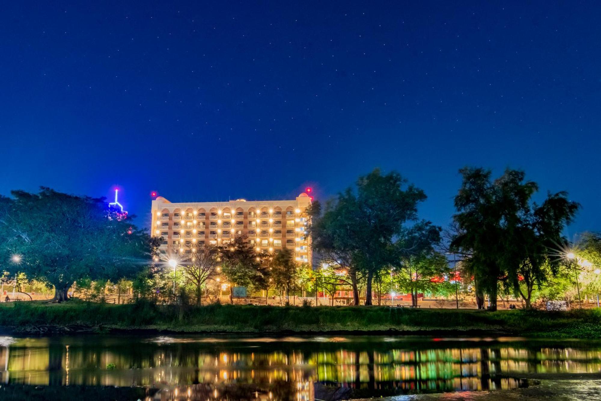 Hotel Lucerna Culiacan Bagian luar foto