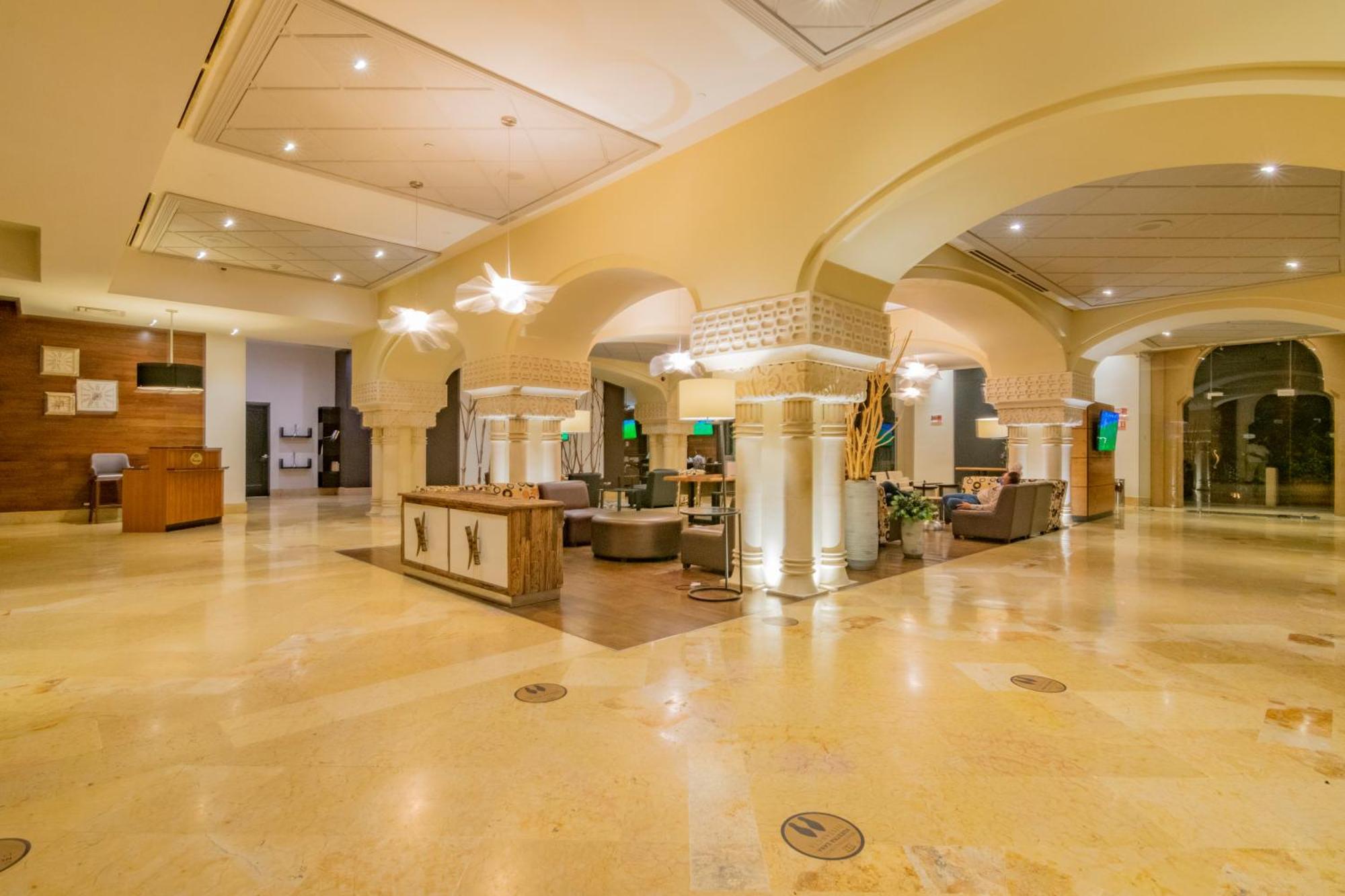 Hotel Lucerna Culiacan Bagian luar foto